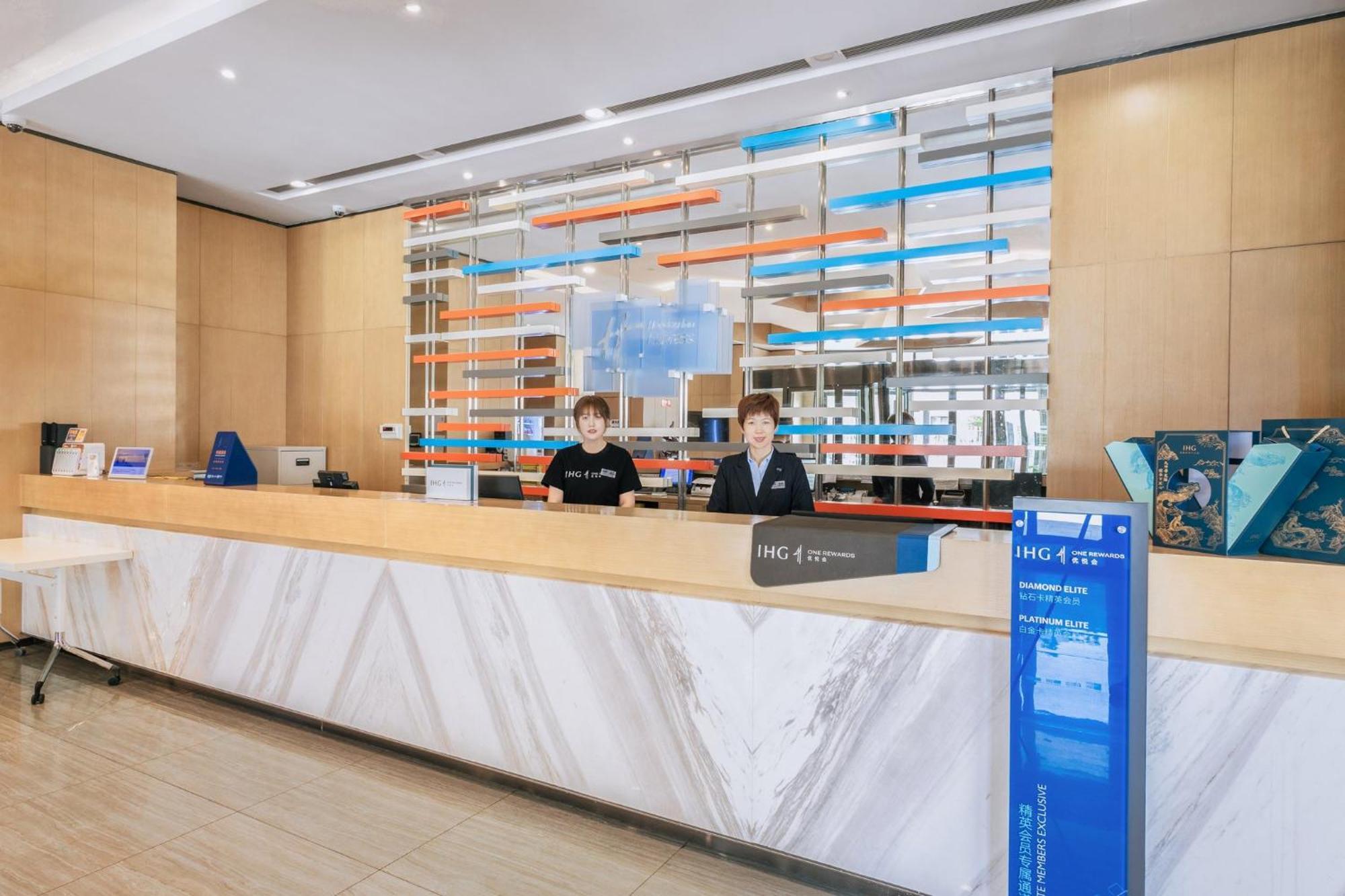 Holiday Inn Express Zhangye By Ihg Экстерьер фото