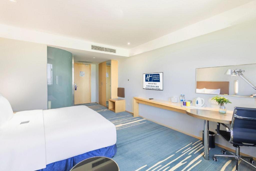 Holiday Inn Express Zhangye By Ihg Экстерьер фото