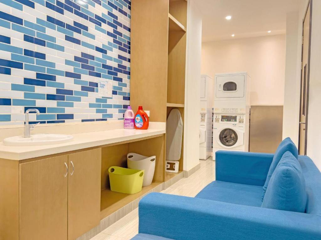 Holiday Inn Express Zhangye By Ihg Экстерьер фото