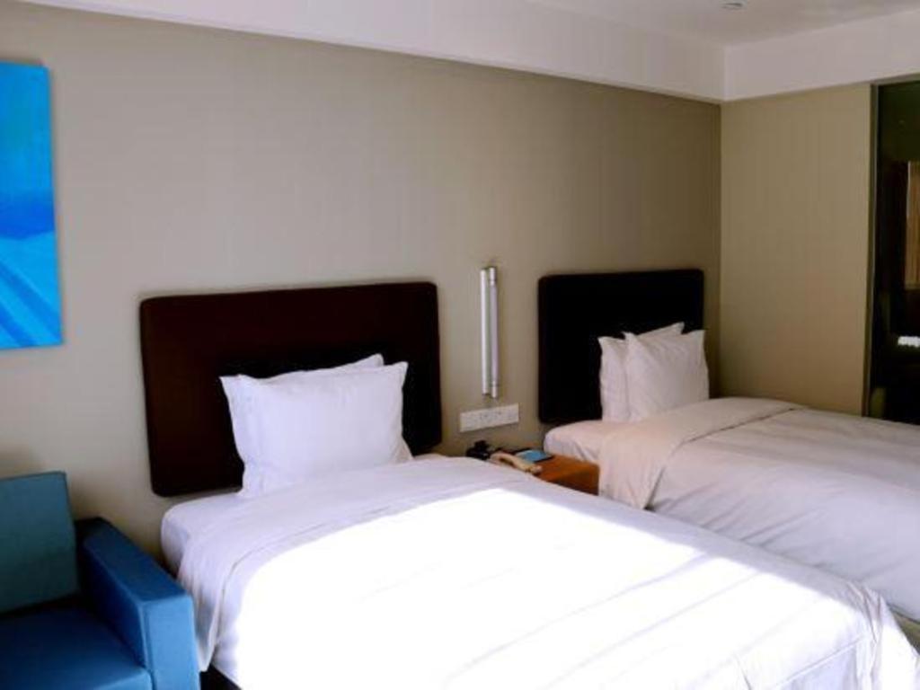 Holiday Inn Express Zhangye By Ihg Экстерьер фото