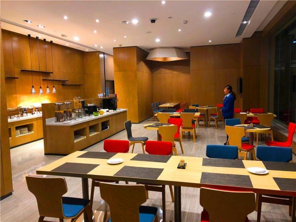 Holiday Inn Express Zhangye By Ihg Экстерьер фото